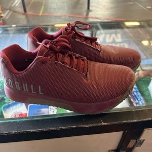 I have a pair of NoBull trainer+ barley worn.